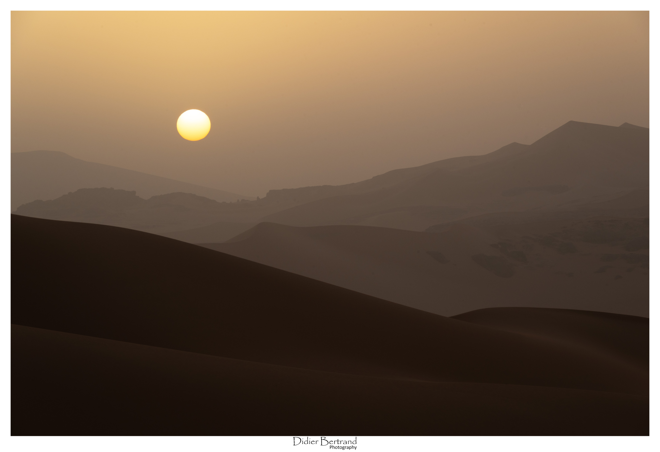 Sahara Algerien, Tassili 2024 - Lever de soleil sur les dunes